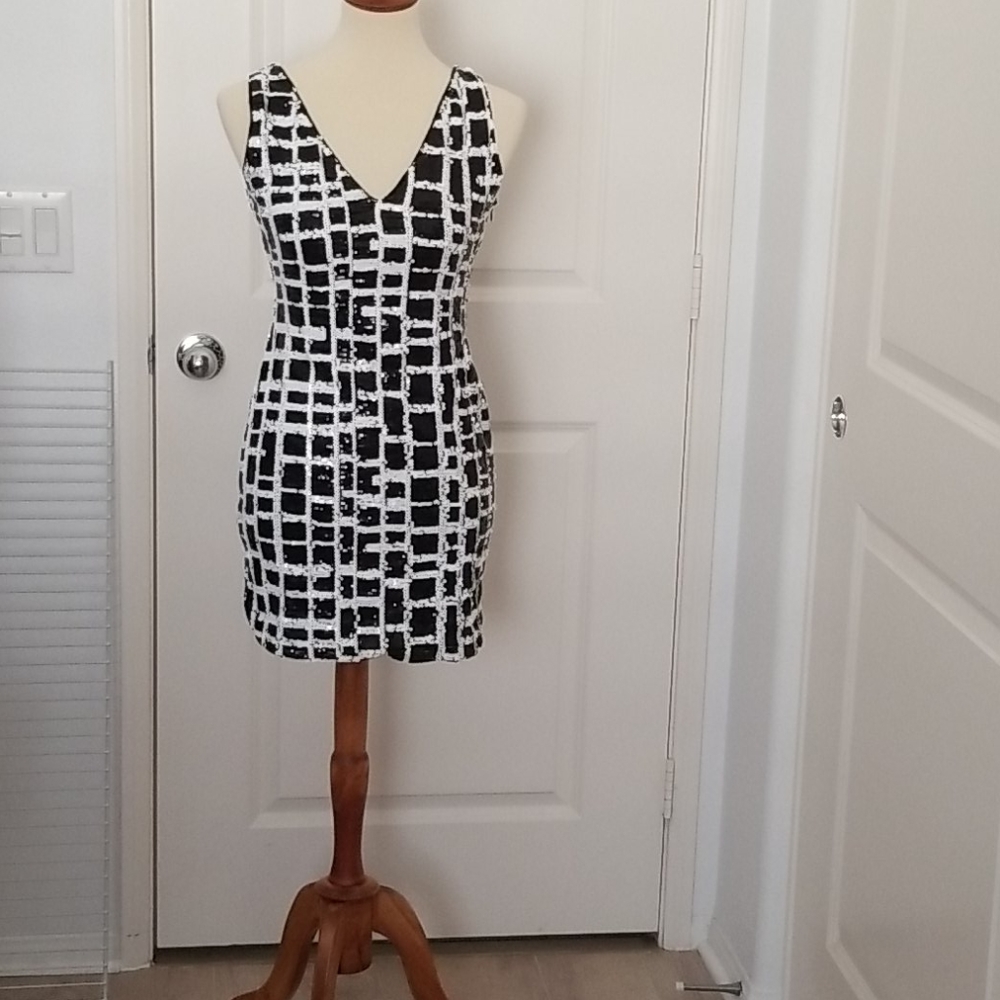 Windsor black and white sequence dress,bust 34inch